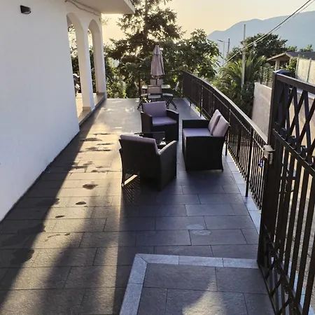 Apartamento In Villa! Centola